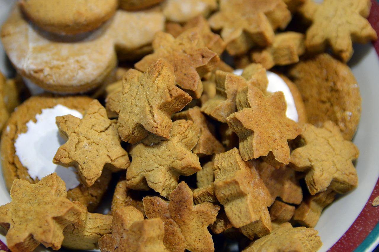 gingerbread, cookies, christmas-4671387.jpg